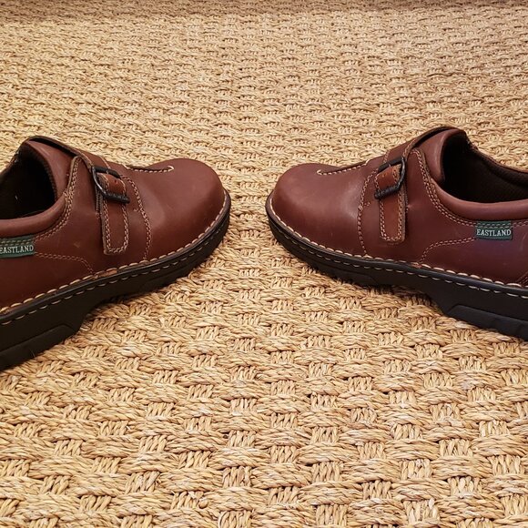 Eastland Syracuse Brown Leather Slip on Closed Toe Shoe - Picture 11 of 13